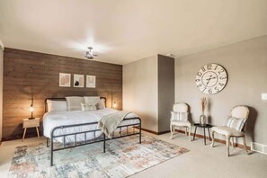 3 habitaciones, escritorio, tabla de planchar con plancha y wifi 