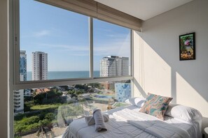 1 chambre, fer et planche à repasser, draps fournis