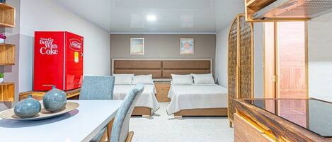 1 bedroom, bed sheets