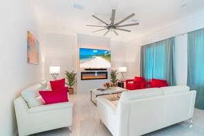 TV connectée, cheminée, espaces bureaux