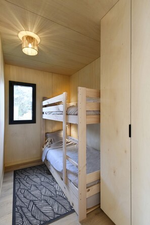 2 quartos, ferros/tábuas de passar roupa, Wi-Fi de cortesia