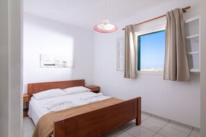 1 bedroom, in-room safe, desk, iron/ironing board