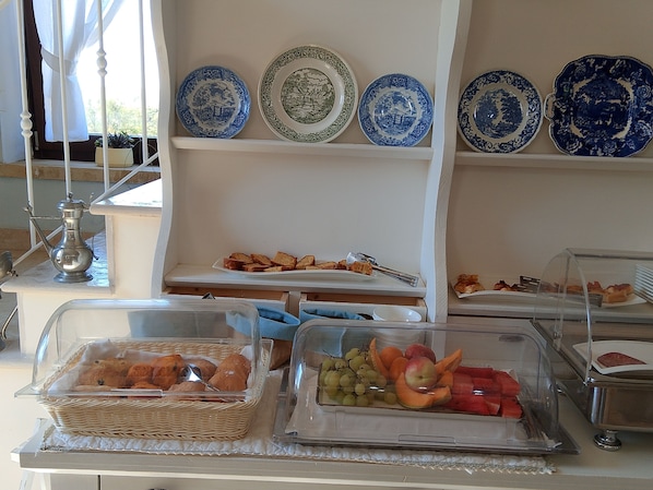 Café da manhã continental grátis todos os dias