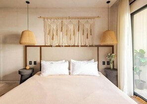 1 Schlafzimmer, Zimmersafe, Schreibtisch, Bügeleisen/Bügelbrett