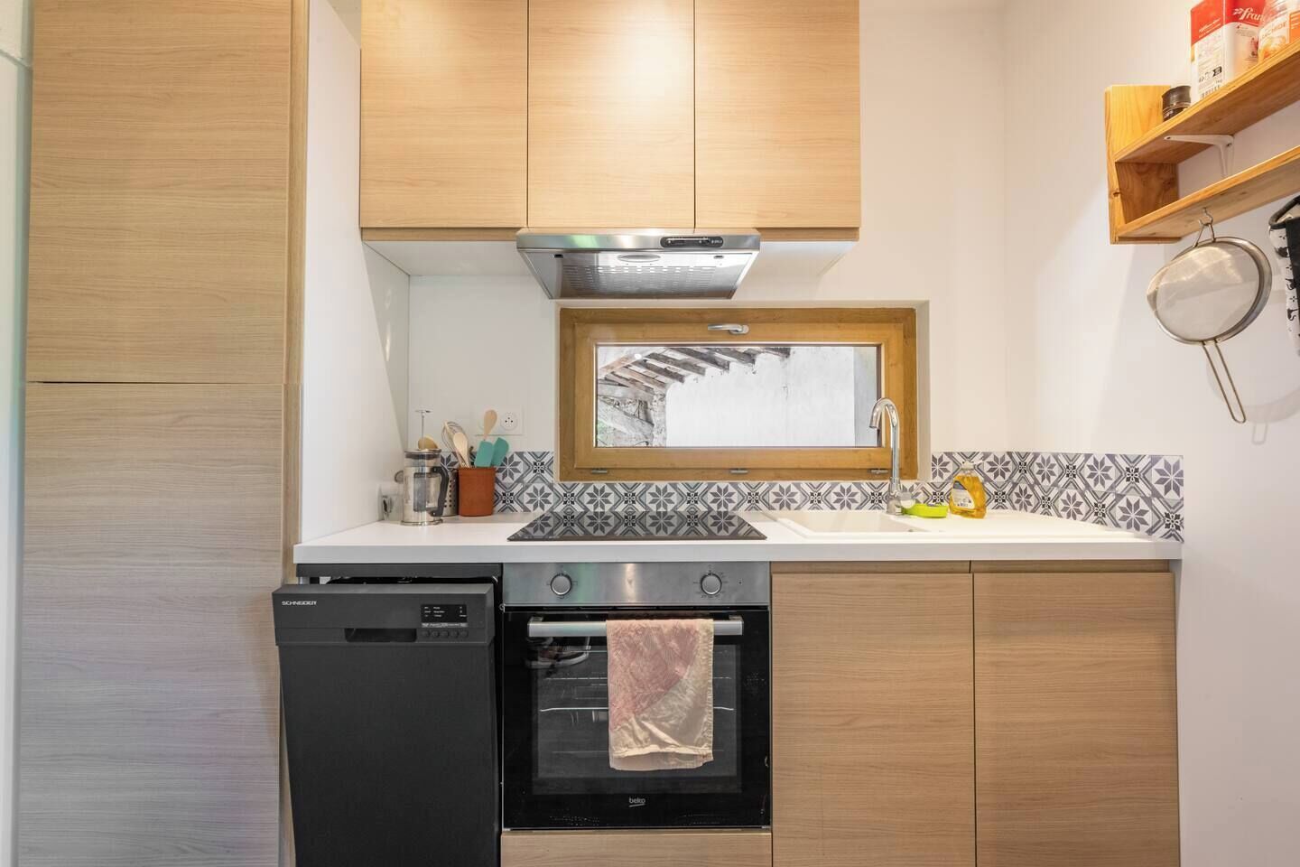 Kühlschrank, Ofen, Herdplatte, Geschirrspüler