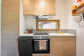 Fridge, oven, stovetop, dishwasher - Bastide des Estampes - Le Poet Laval - 19 pers (Unknown)