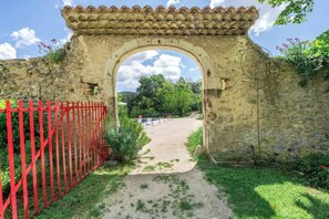 Property grounds - Bastide des Estampes - Le Poet Laval - 19 pers (Unknown)