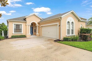 Exterior - Poolside At Calabay - Home for 9 with Game Room (Davenport)