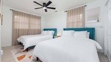 4 bedrooms, iron/ironing board, WiFi, bed sheets