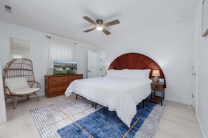 4 bedrooms, iron/ironing board, WiFi, bed sheets