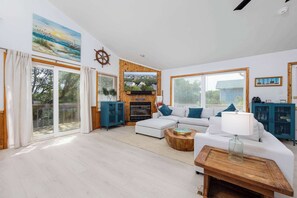 Televisión y oficina 