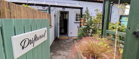 Cottage | Exterior detail