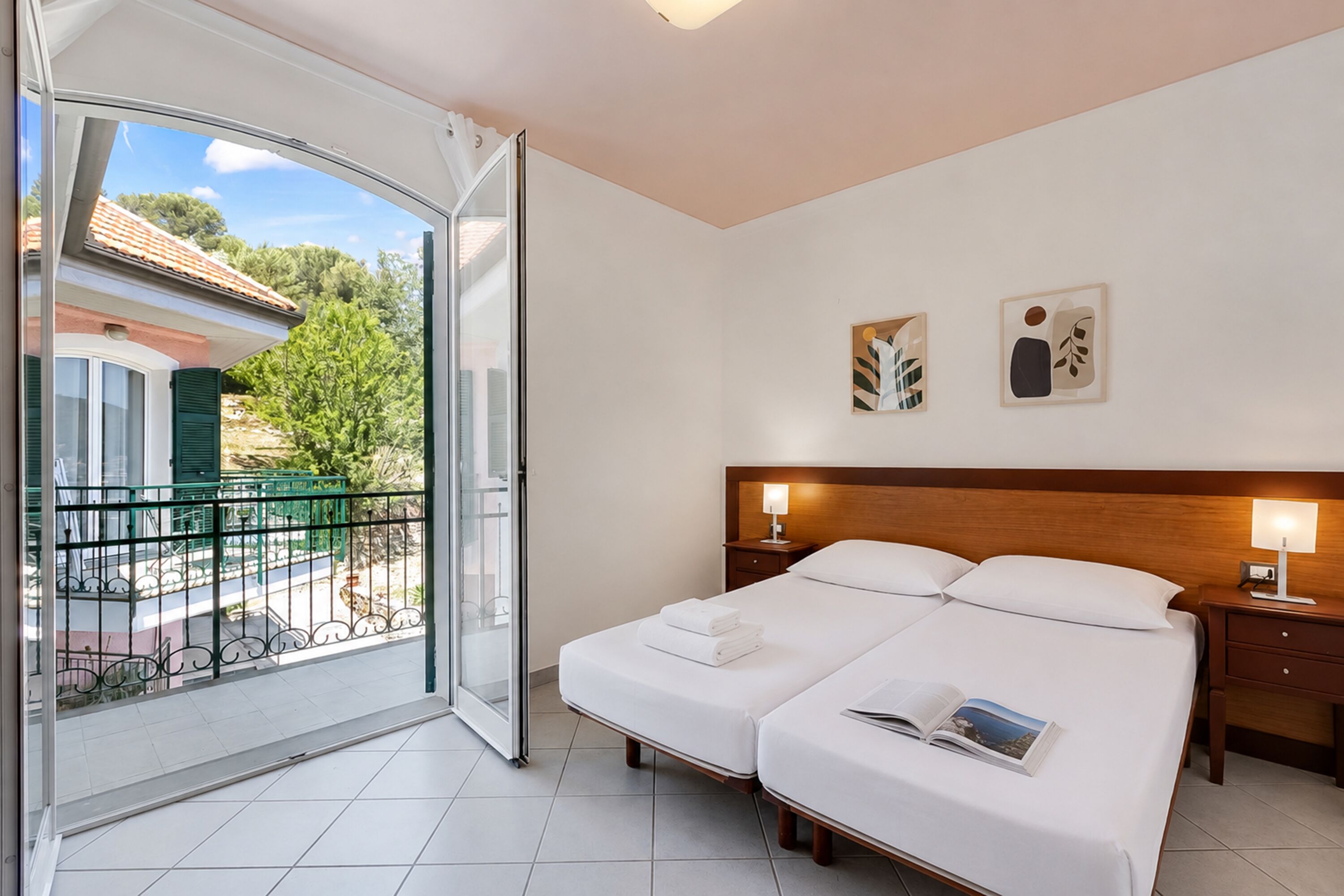 Family Apartment, 1 Bedroom, Balcony (Seaview Pool Retreat - B29)