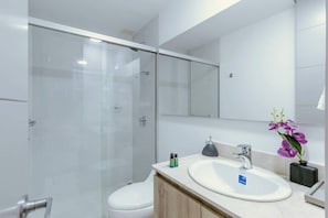 Shower - |EP| Modern Apt 2Br/2Bth W/A/C, Desk in Provenza! (Medellín)