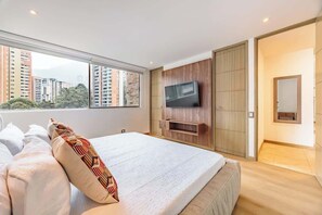 2 habitaciones, tabla de planchar con plancha, wifi y ropa de cama 