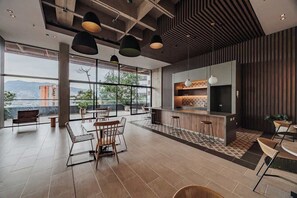 Interior - EP| Modern 2 BR W/Workspace, Views, Pool, Gym (Medellín)