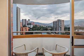 Property grounds - |EP| Well Located Apt w/Fast Internet,Balcony,Pool (Medellín)