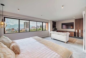 2 chambres, fer et planche à repasser, Wi-Fi, draps fournis