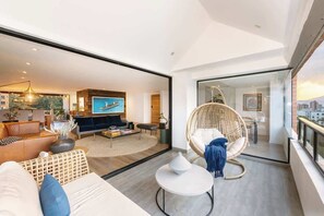 Televisión y oficina