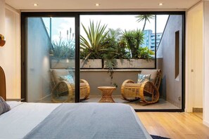 4 habitaciones, tabla de planchar con plancha, wifi y ropa de cama