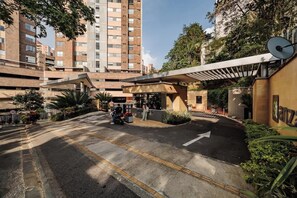 Exterior - |EP| Provenza Apt w/AC, Balcony, Views (Medellín)