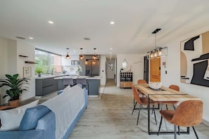 Dining - |EP| 2BR/W City Views Apt w/Office (Medellín)