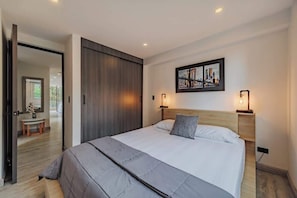 Iron/ironing board, WiFi, bed sheets - |EP| 2BR/W City Views Apt w/Office (Medellín)