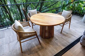 Outdoor dining - |EP| Stylish Apt w/Chic Design,Prime Location,Desk (Medellín)