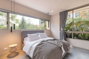 2 chambres, fer et planche à repasser, Wi-Fi, draps fournis