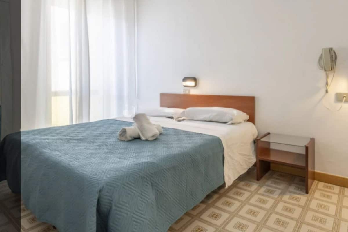 Quarto casal clássico | Wi-Fi de cortesia