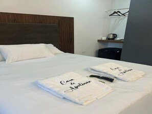 Room, 6 Bedrooms, Smoking, Balcony