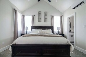 1 bedroom, iron/ironing board, internet, bed sheets