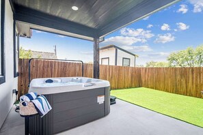 Terrace/patio - Pet Friendly w/Hot-Tub-Six Minutes to Downtown! (Fredericksburg)