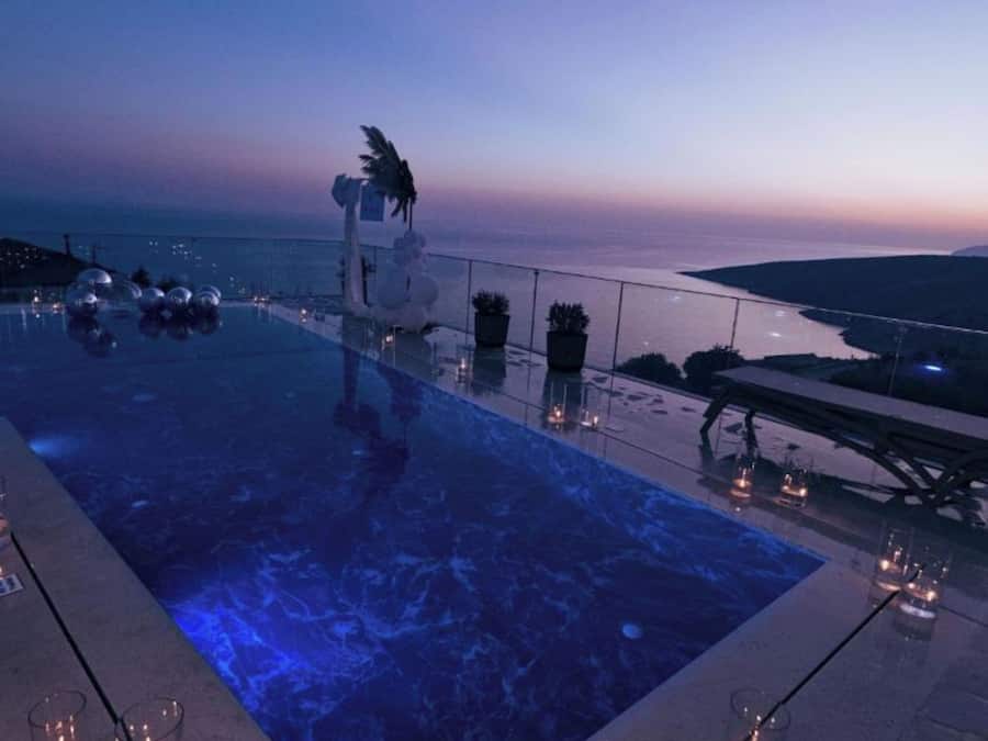 Sesongbasert utendørsbasseng