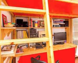 المنشأة من الداخل