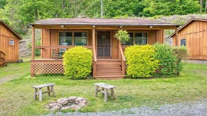 Exterior - Fireside Cottage 1 (Maggie Valley)