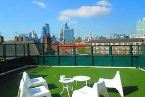 Property grounds - Stunning 2-bed Converted Warehouse - Sleeps 4 (London)