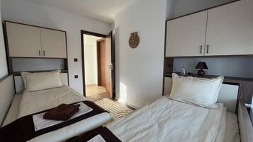 5 soverom, strykejern/-brett, wi-fi og sengetøy