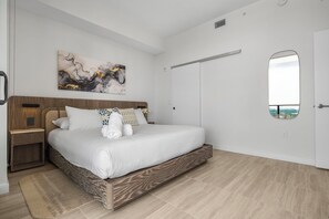 奢華公寓, 城市景觀 | 高級寢具、遮光布/窗簾、熨斗/熨衣板、免費無線上網