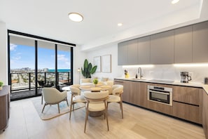 Luxury Condo, City View | Private kitchen - Luxury Condos Near Miami Beach (Miami Beach)