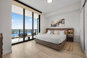 Condo de lujo | Ropa de cama de alta calidad y cortinas blackout 