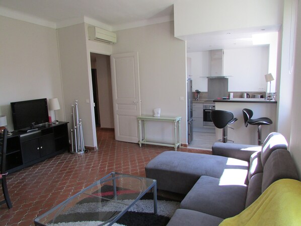 Living area - Port Vauban 4 pers - 2 bedrooms 2 bathrooms (Antibes)
