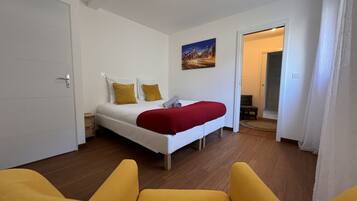 3 bedrooms, iron/ironing board