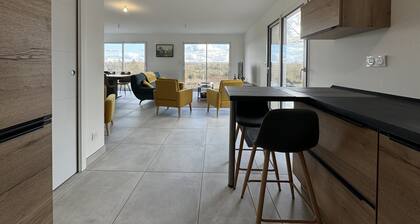 Hillside Retreat With Scenic Views