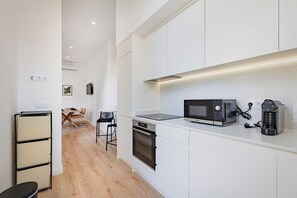 Deluxe Apartment, 1 Queen Bed with Sofa bed, Non Smoking | Private kitchen | Espresso maker, electric kettle, toaster