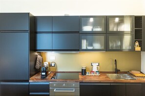 Fridge, microwave, stovetop, dishwasher