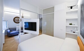 1 bedroom, iron/ironing board, internet, bed sheets