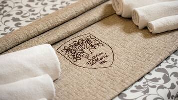 Doccia, asciugacapelli, bidet, asciugamani