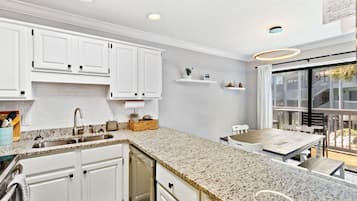 Apartment | 2 bedrooms, Internet
