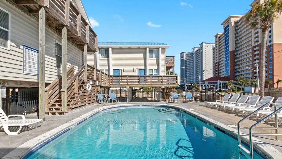 2BR Retreat With Pool Near Beach and The Hangout